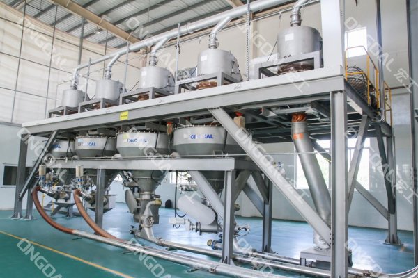 配资讨论网 全自动吨袋包装机：化工行业提质增效的“智慧之锚”