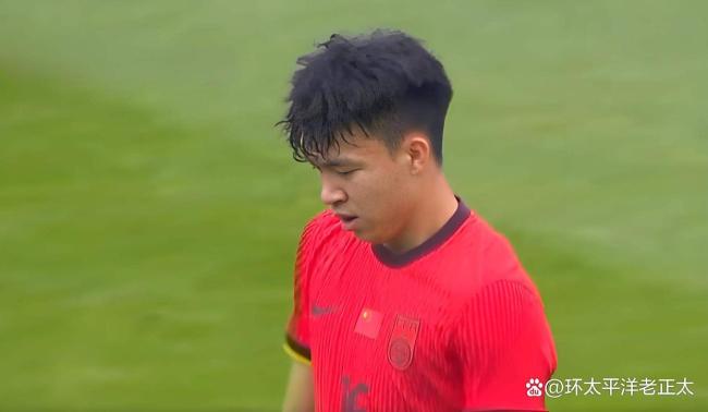 国足与中国香港队爆发冲突 球场火药味浓烈